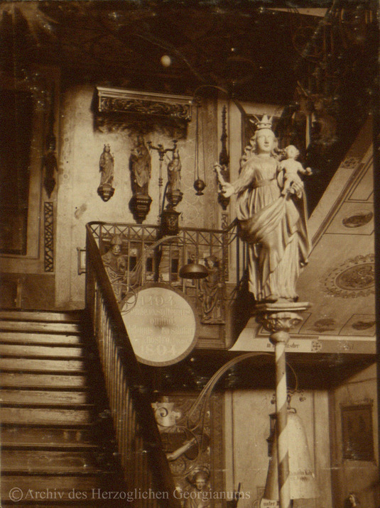 Stiegenhaus zum II. Stock