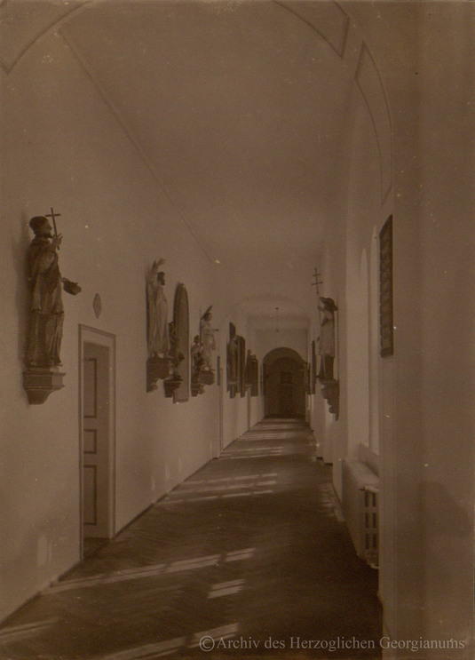 Gang im Südflügel, I. Obergeschoß