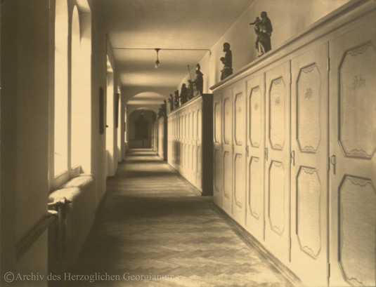 Gang über der Hauskapelle